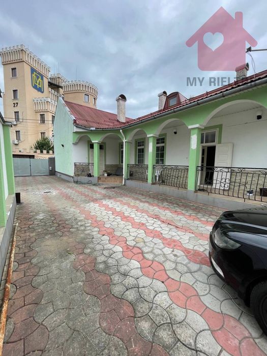 Продаж будинку в центрі міста!