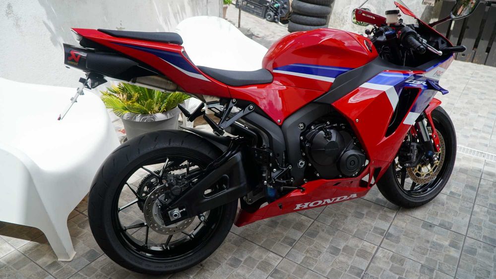 Honda CBR600RR 2025 | Akrapovic Full Titanium | Como Nova