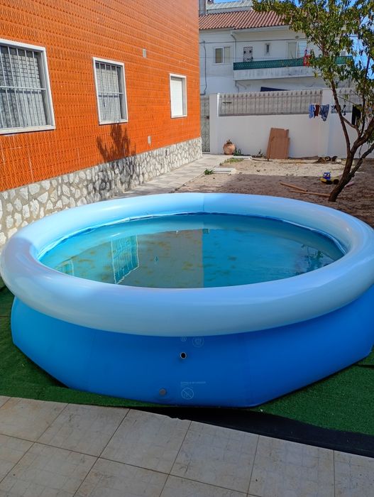 Piscina nova com todos equipamentos bomba de ar e filtro