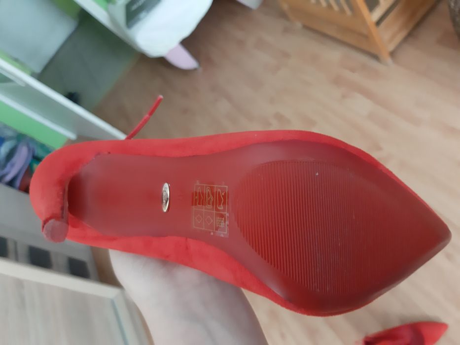 Buty rozmiar 37.