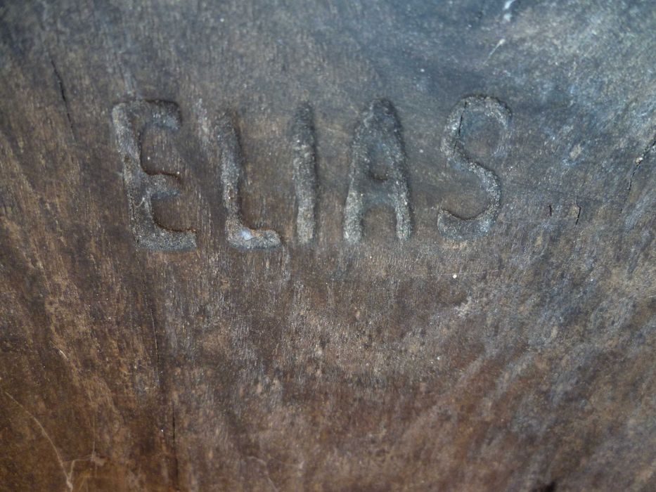 Pipa de 500 litros em madeira dos anos 70 antiga com arcos de ferro