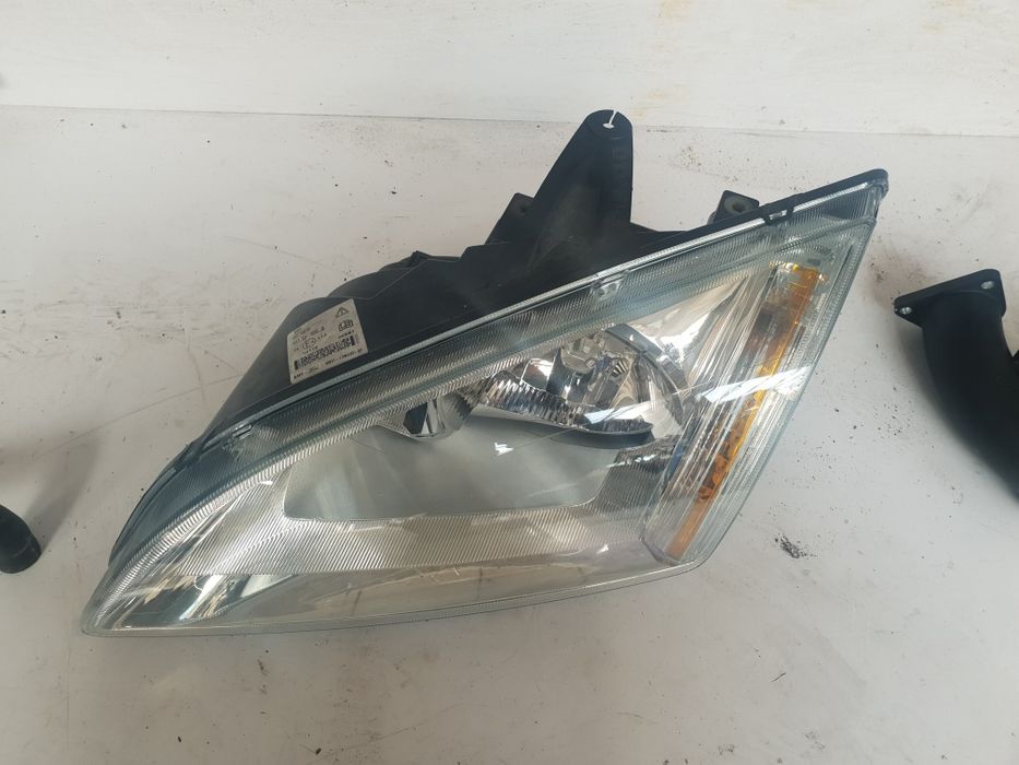Lampa Reflektor lewy Ford Focus MK2