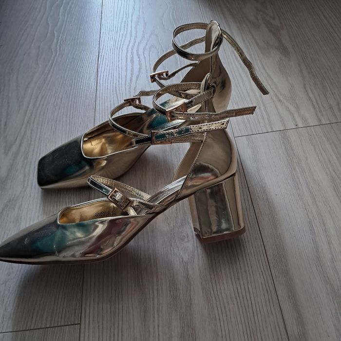 Eleganckie buty na obcasie