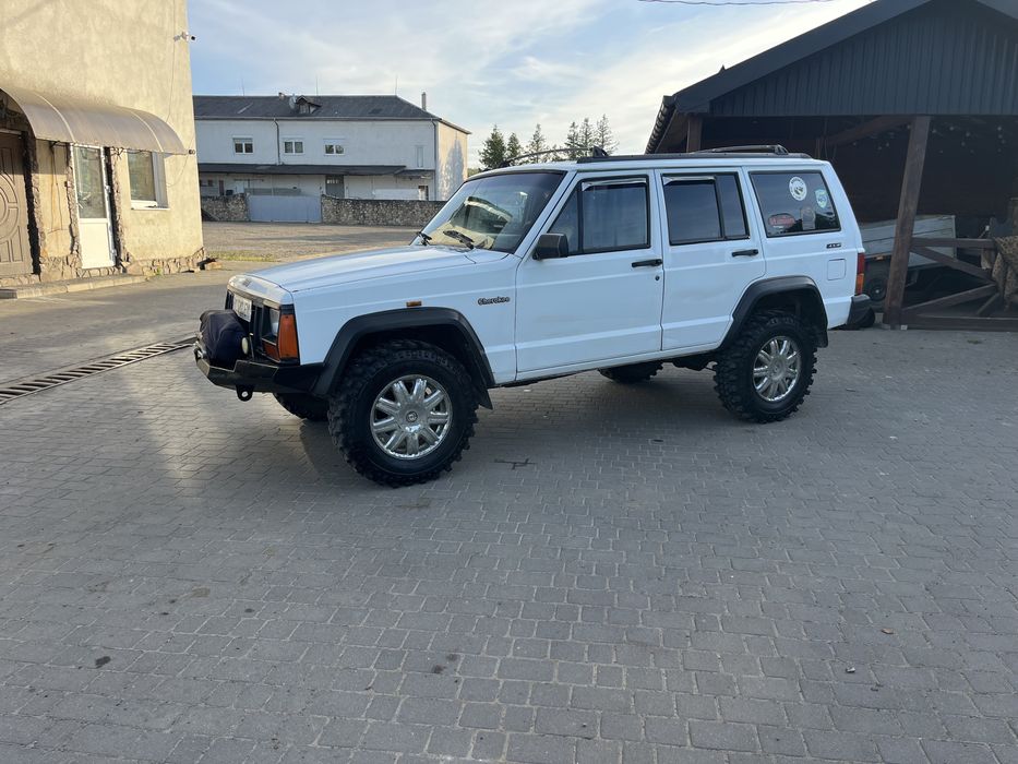 Jeep Cherokee 2,5 газ/бенз