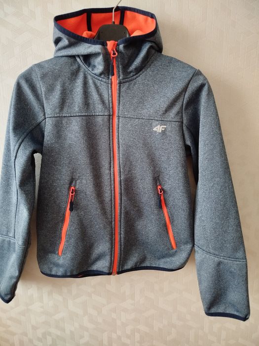 Bluza  4 F rozmiar 164 cm