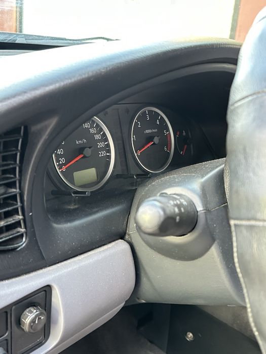 Продам машину Nissan Almera 2002 року