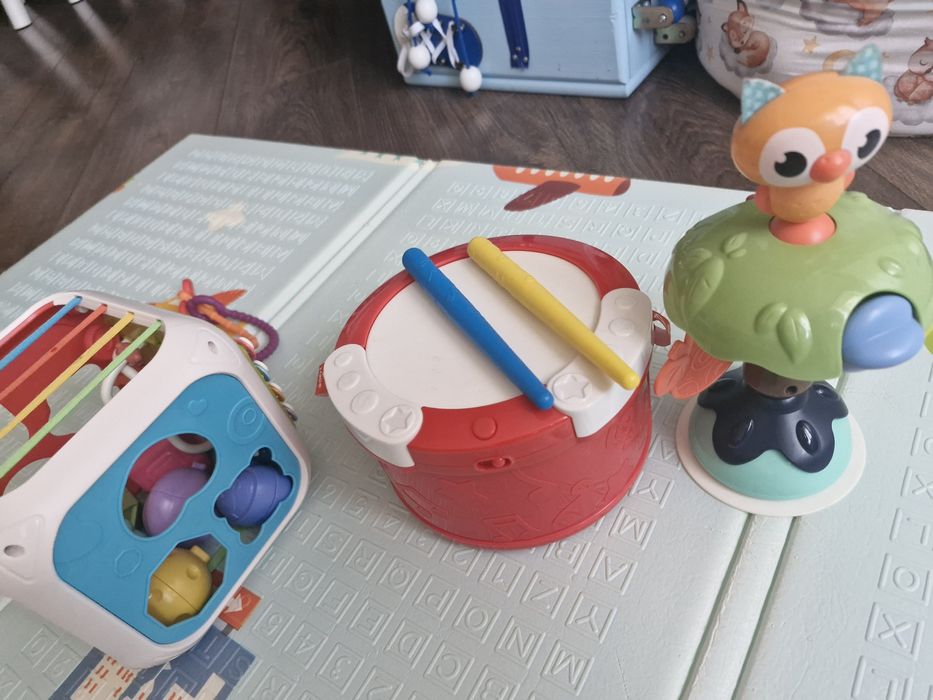 Продам іграшки:сортер,барабан музичний