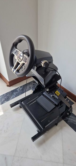 Volante PS4 e cockpit, em conjunto ou separado