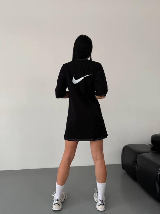 Сукня-футболка Nike оверсайз