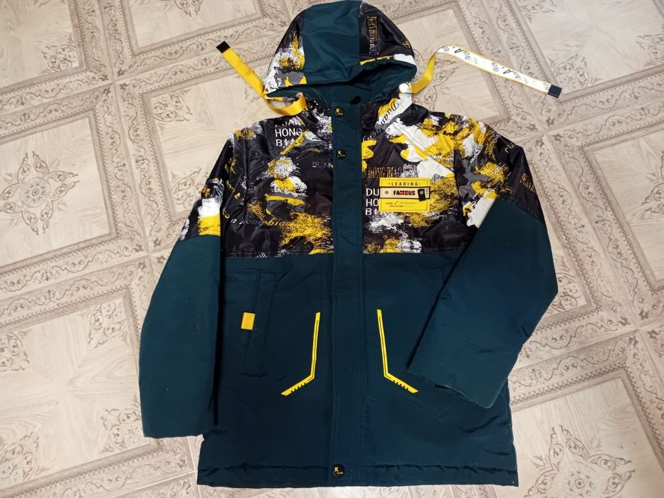 Весняна куртка для хлопчика 134-140