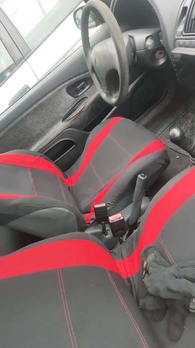 Saxo 1.1 com  sensores e câmeras de estacionamento, central multimídia