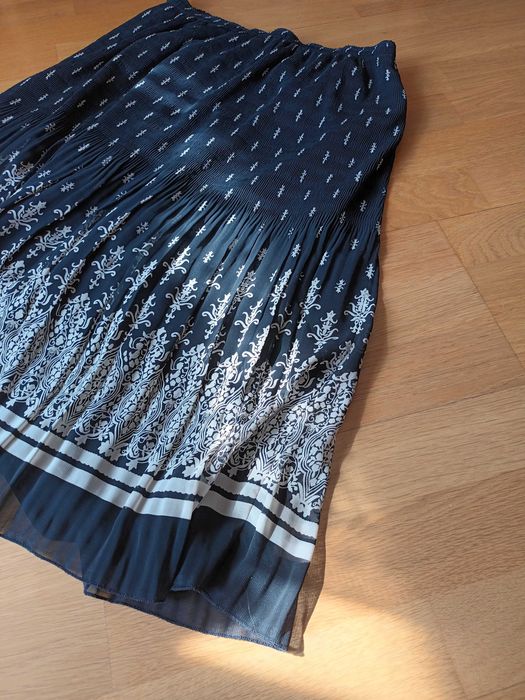 Spódnica czarna we wzory midi r. 42 - 50