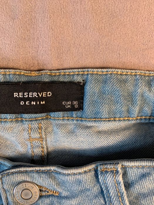 Reserved rurki z dziurami jasne przetarcia modne