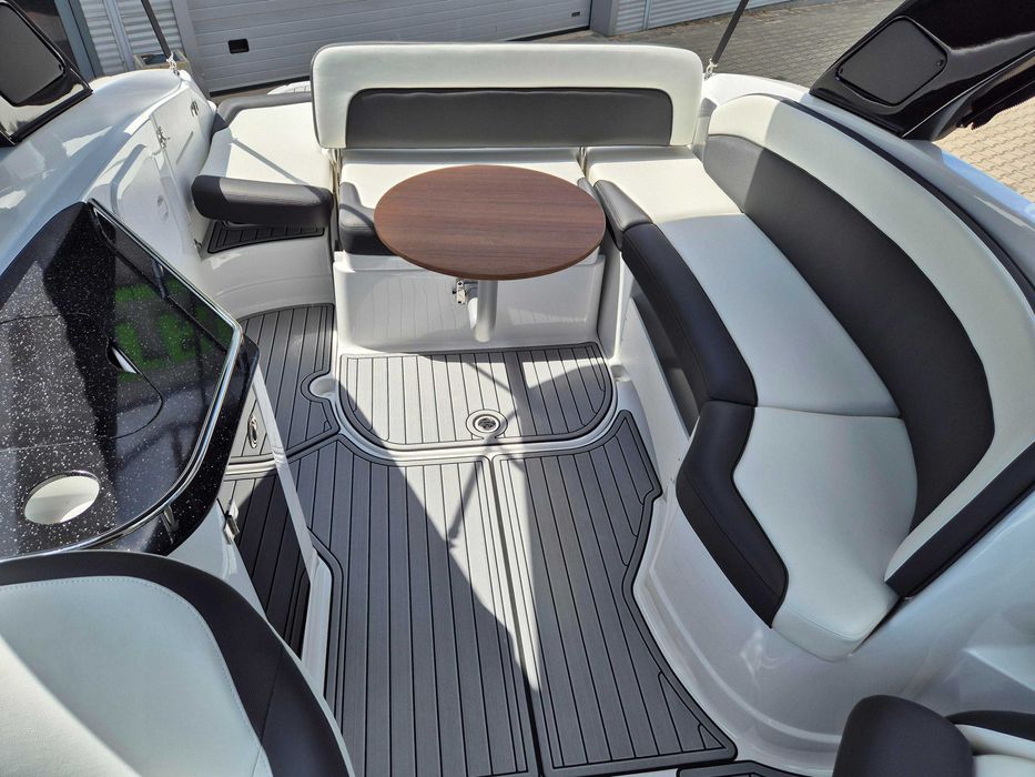 Jacht motorowy VIPER 263 Day Cruiser Volvo Penta 350HP na Listopad