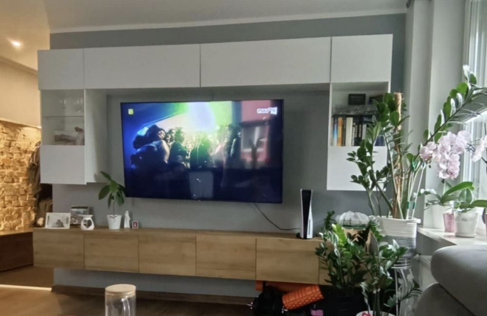 Szafki podwieszane pod TV