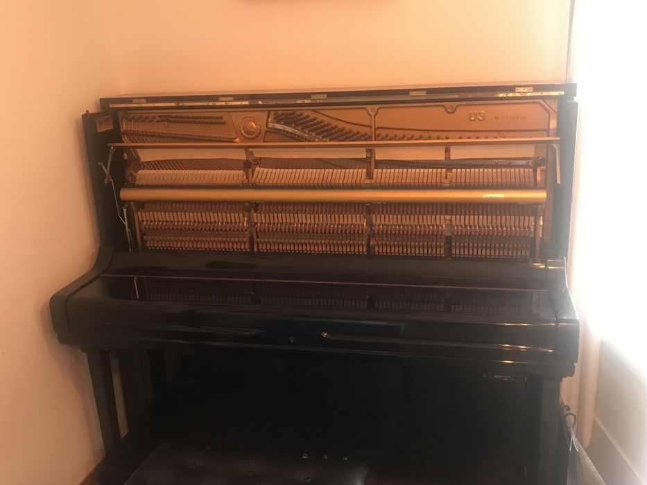 Yamaha U3 piano vertical