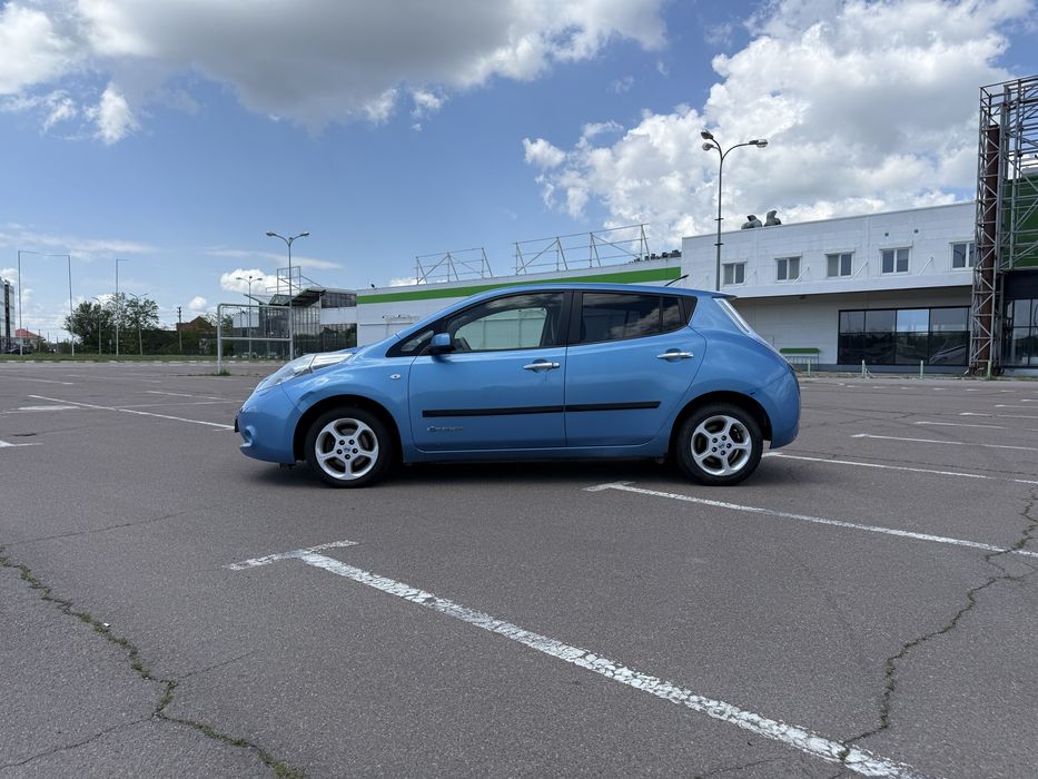 Nissan Leaf  запас хода 90 км(eco)