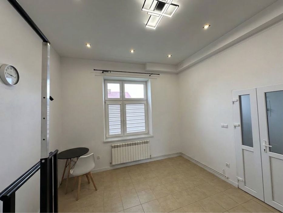 Ścisły Rynek w Rymanowie | Parter Lokal usługowo-biurowy 16 m²