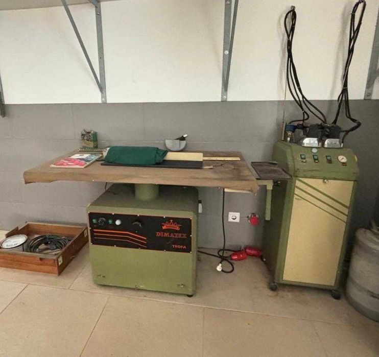 Mesa de passar a ferro industrial