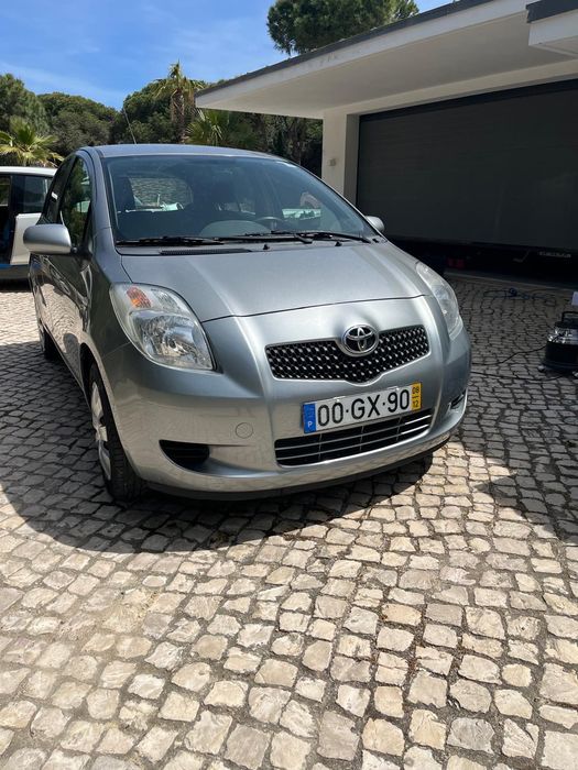 Toyota Yaris – 150 000 km – Muito bom estado