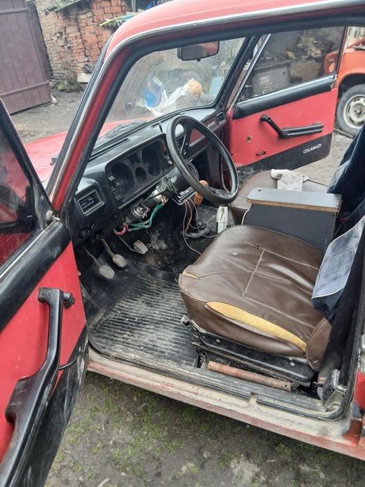 Продам ваз 2105 на ходу + торг не великий