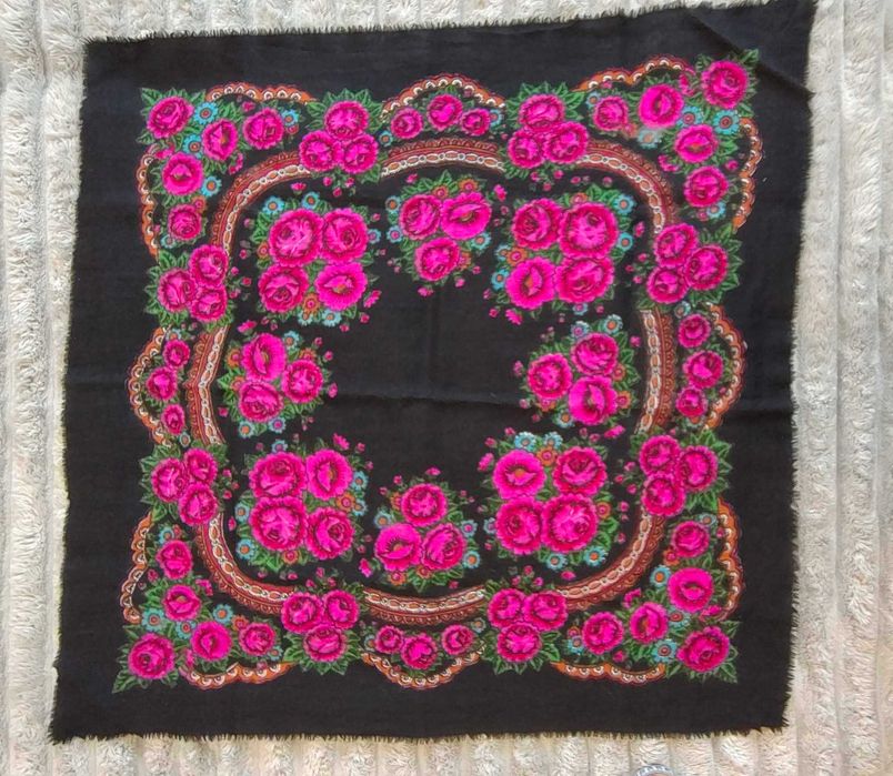 Хустки старовинні вовняні. Ціна за 2 шт.