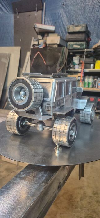 Metalopastyka rzeźba ręczna jeep wrangler