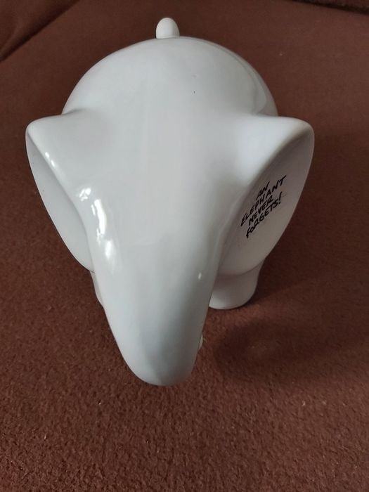 Słoń  figurka z porcelany