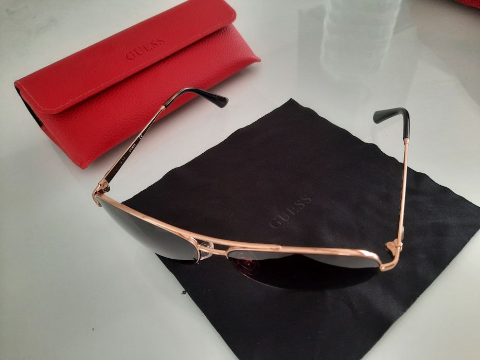 Óculos de sol Guess