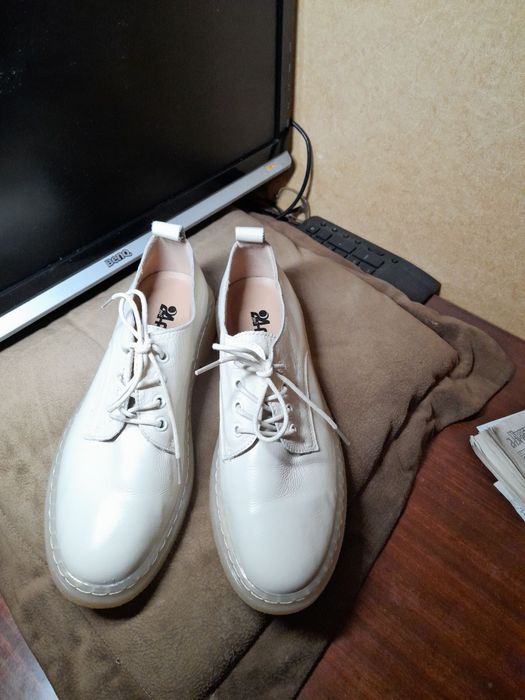 Туфлі шкіряні білі