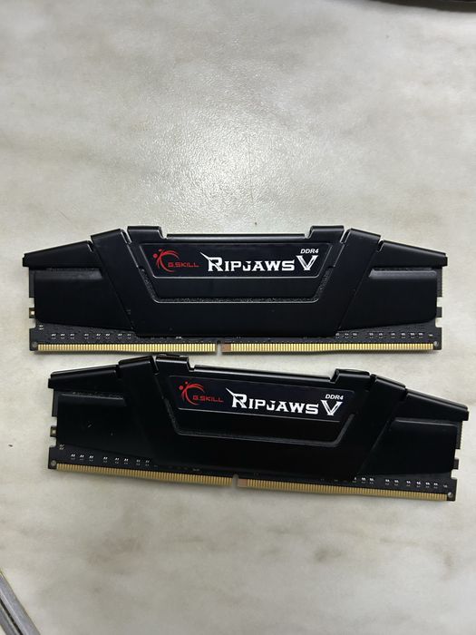 Оперативна памʼять G.Skill Ripjaws V DDR4-3200 2*8Gb