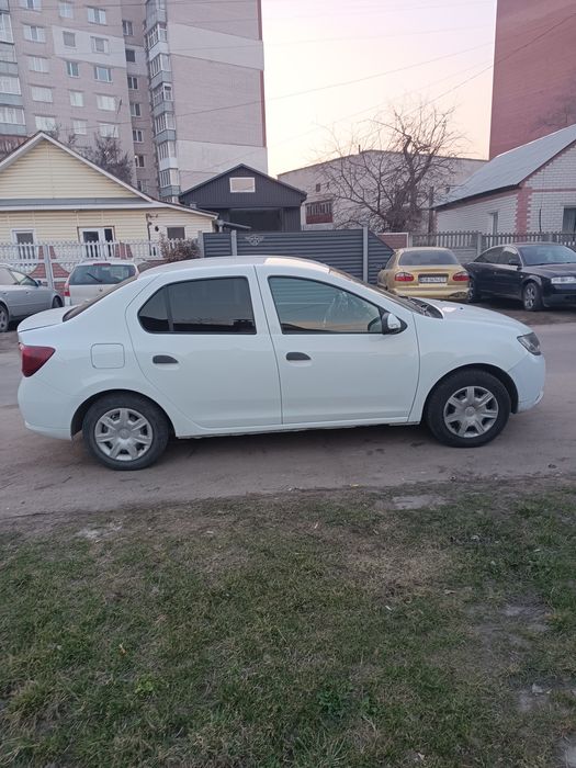 Оренда Рено логан