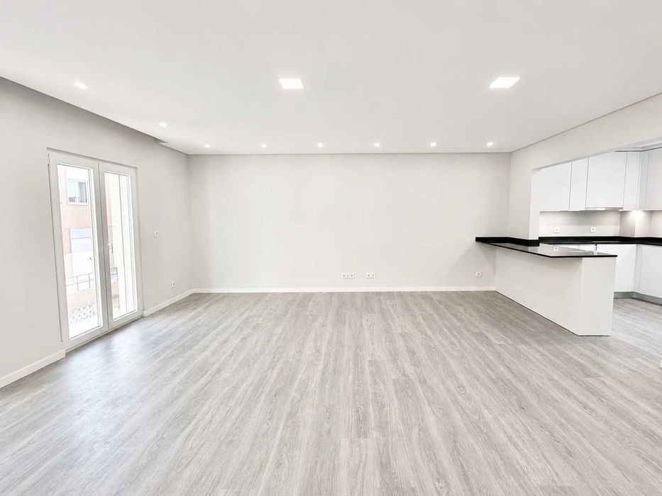 Arrendamento T3 Parede Novo Centro