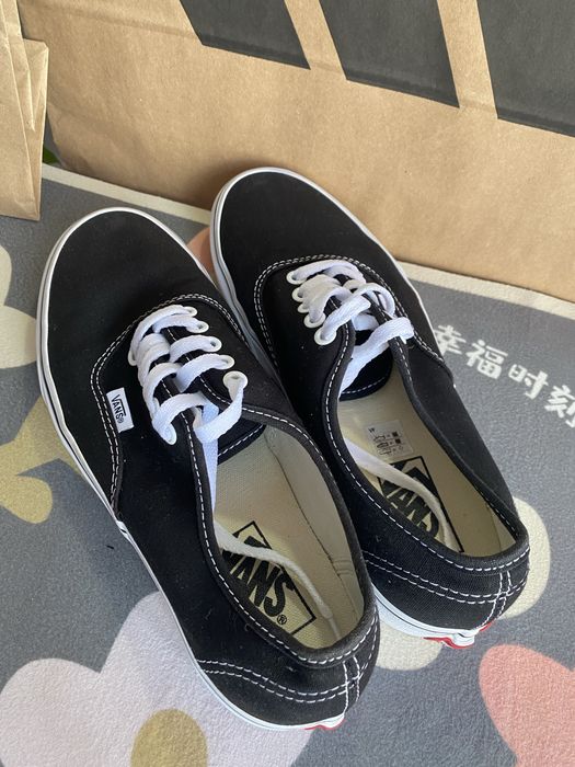 Продаю оригинальные кеды Vans Authentic