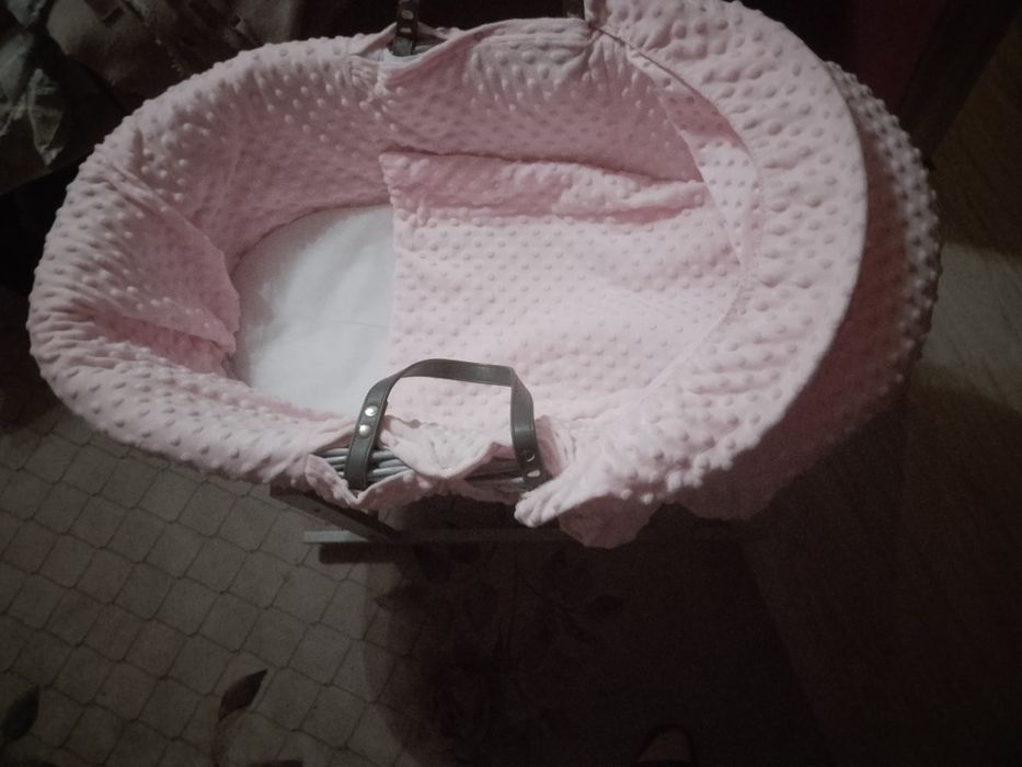 Kołyska dla dziewczynki