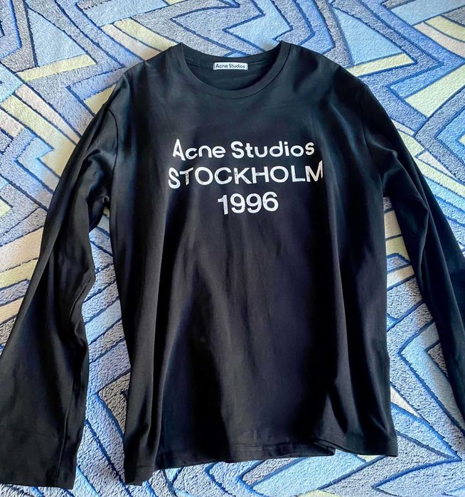 Жіночий лонг Acne Studios, колір чорний з потертосями