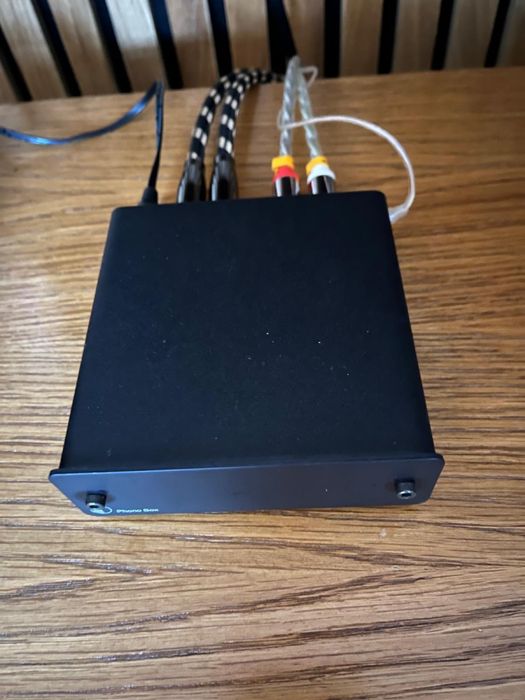 Gira-discos Project Debut Carbon + Phono Box