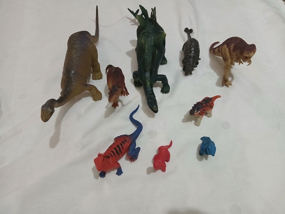 9 Dinossauros  granes e pequenos