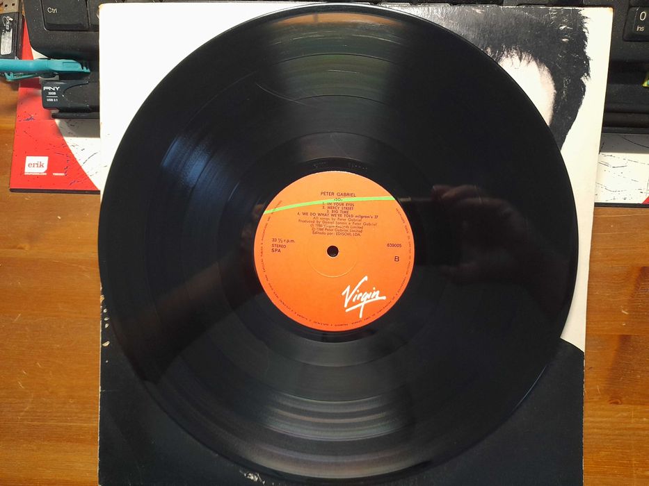 Disco Vinil LP  " SO" gravação original do Peter Gabriel de 1986. Usado em bom estado.