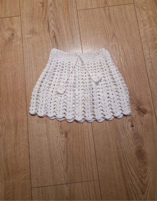 Spódniczka dziewczęca wełniana roz.116 nowa