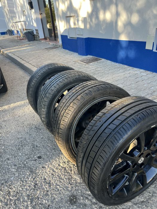 Jantes de abarth com 2 pneus novos e dois usados