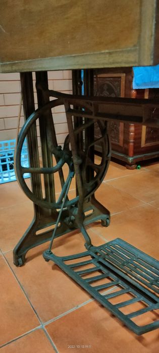 Máquina costura antiga SINGER