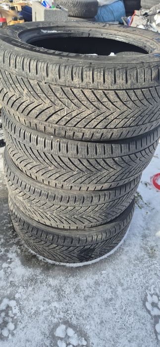 Opony wielosezonowe 235/55/17 Tracmax 23r