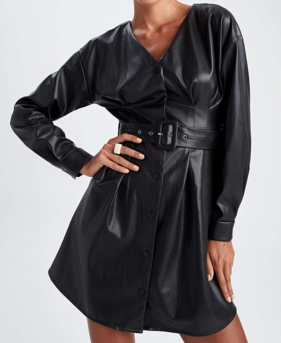 Сукня утеплена з екошкіри чорна defacto