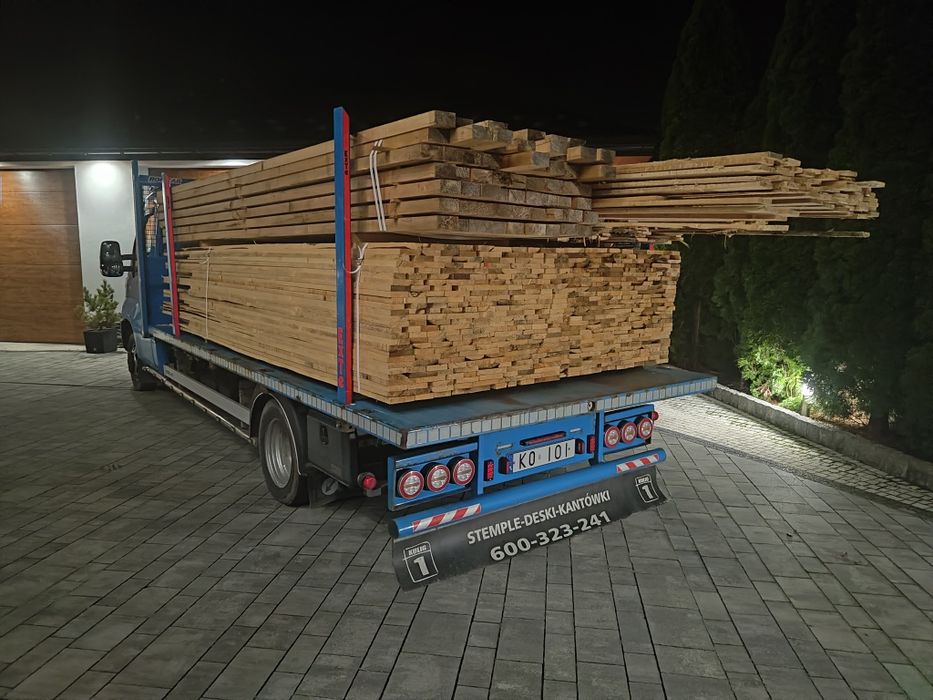 Stemple deski kantówki foszty drewno na dach więźba