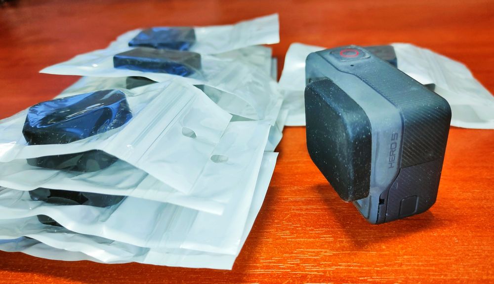 Крышки 2шт. на линзу GoPro HERO5 / 6 / 7 Black (силикон + пластик)