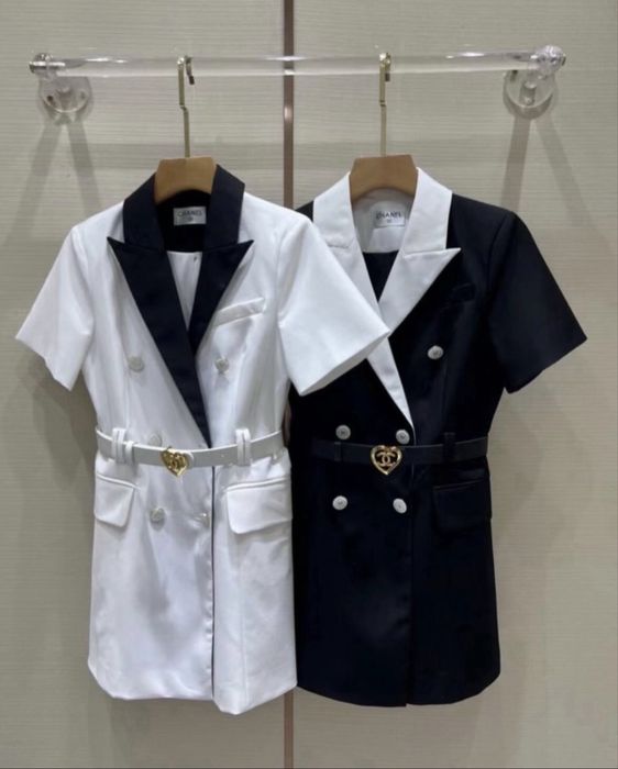 Zakiet krotki rekaw bialo czarmy chanel z paskiem