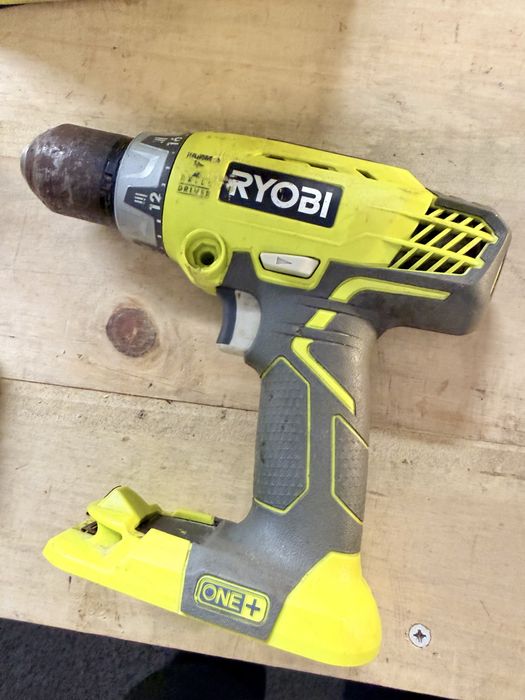 Aparafusadora Ryobi + Bateria