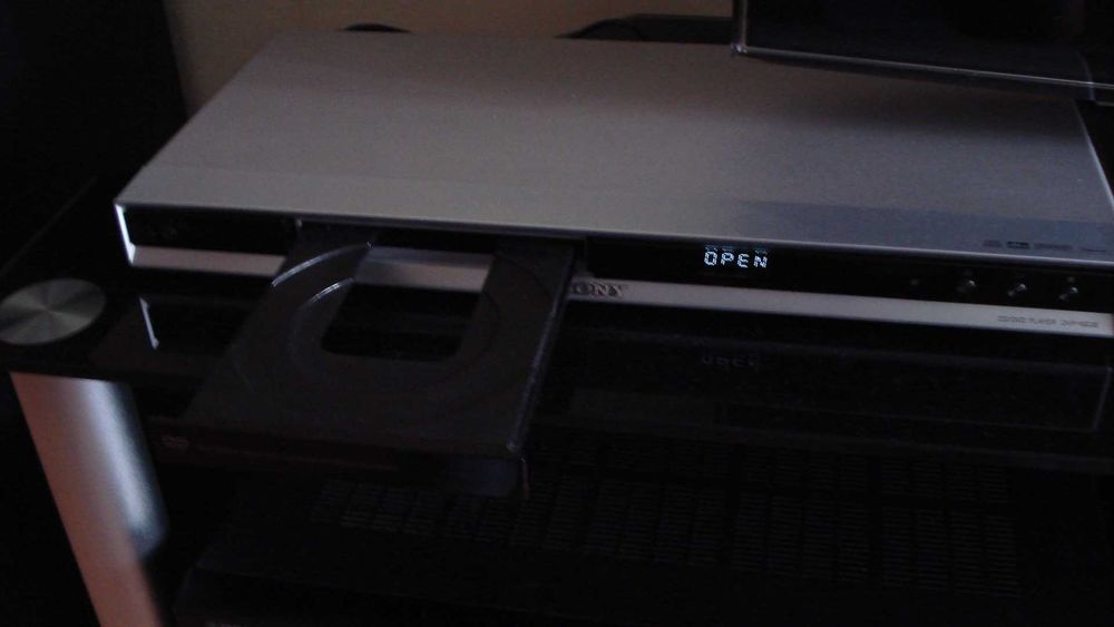 Odtwarzacz SONY CD/DVD DVP NS38 z pilotem, super stan - sprzedam
