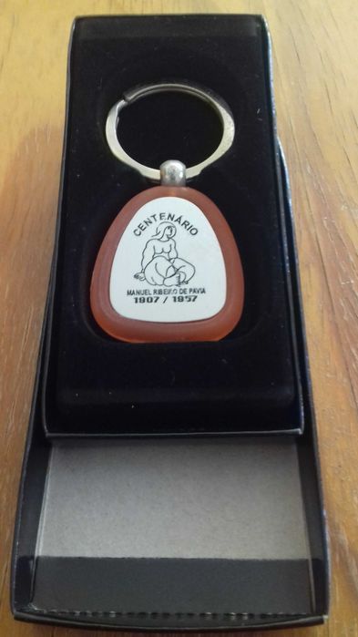 Centenário de MANUEL RIBEIRO DE PAVIA - Porta-chaves comemorativo